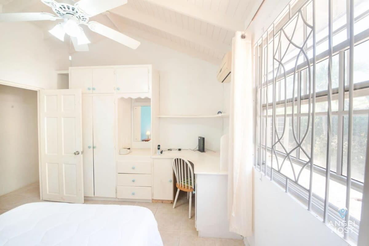 Beachy Cottage I Kitchen I Wi-Fi I Shaded Cabana I Parking Сейнт Филип Екстериор снимка